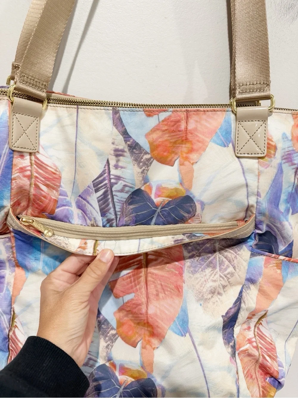 KIPLING Leah Tropical Leaf Print Tote Bag Travel Beachy Coastal